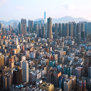 Panorámica de los edificios de Hong Kong que demuestra el problema de la sobrepoblación