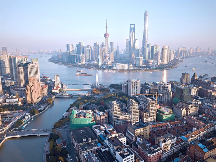 Foto aérea panorámica de Shanghái, maravilla arquitectónica y terror de sobrepoblación.